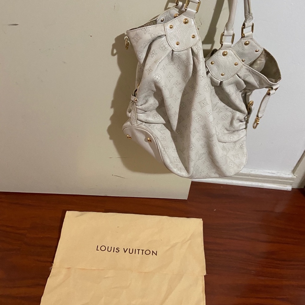 Louis Vuitton Ivory Leather Handbag